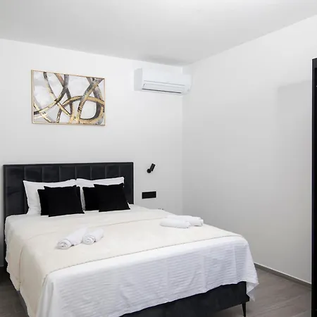 Lumea - 4 Bedroom With Pool *