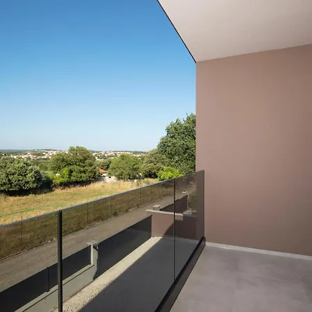 Villa Lumea - 4 Bedroom With Pool Pula