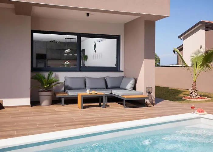 Lumea וילה פולה